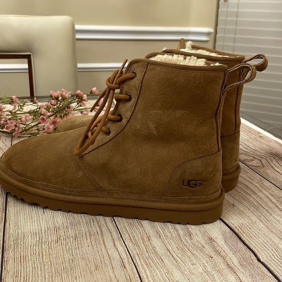 UGG Harkley Boot - Picture 4 of 9